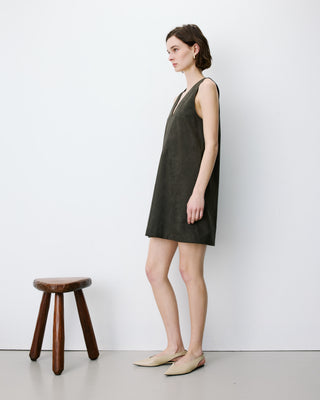 Robe courte sans manches en suédine kaki Anaya