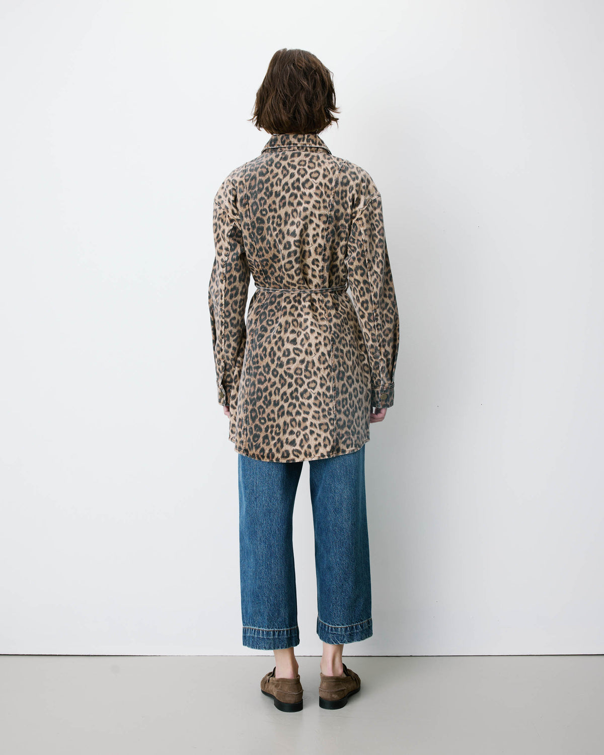 Robe chemise courte en denim à motif leo Alizee
