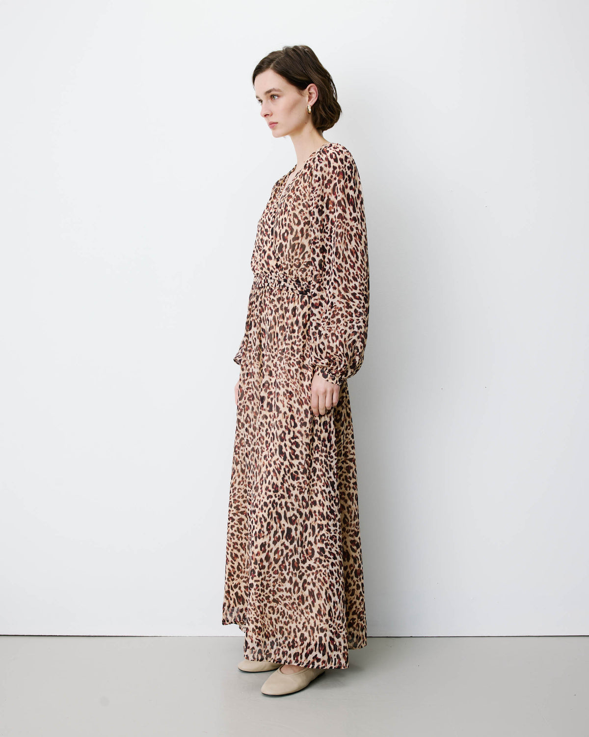Robe longue col V manches longues imprimée leo Alice