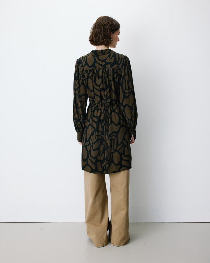 Robe courte portefeuille à motif kaki Anika