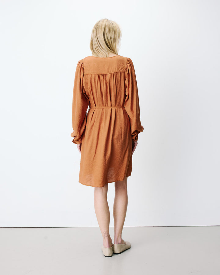 Robe courte col V manches bouffantes camel Alienor