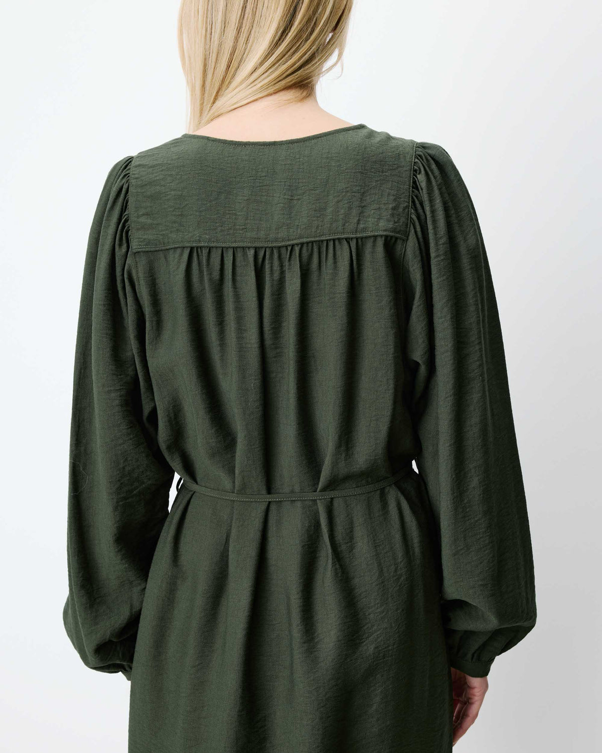 Robe courte col V manches bouffantes kaki Alienor