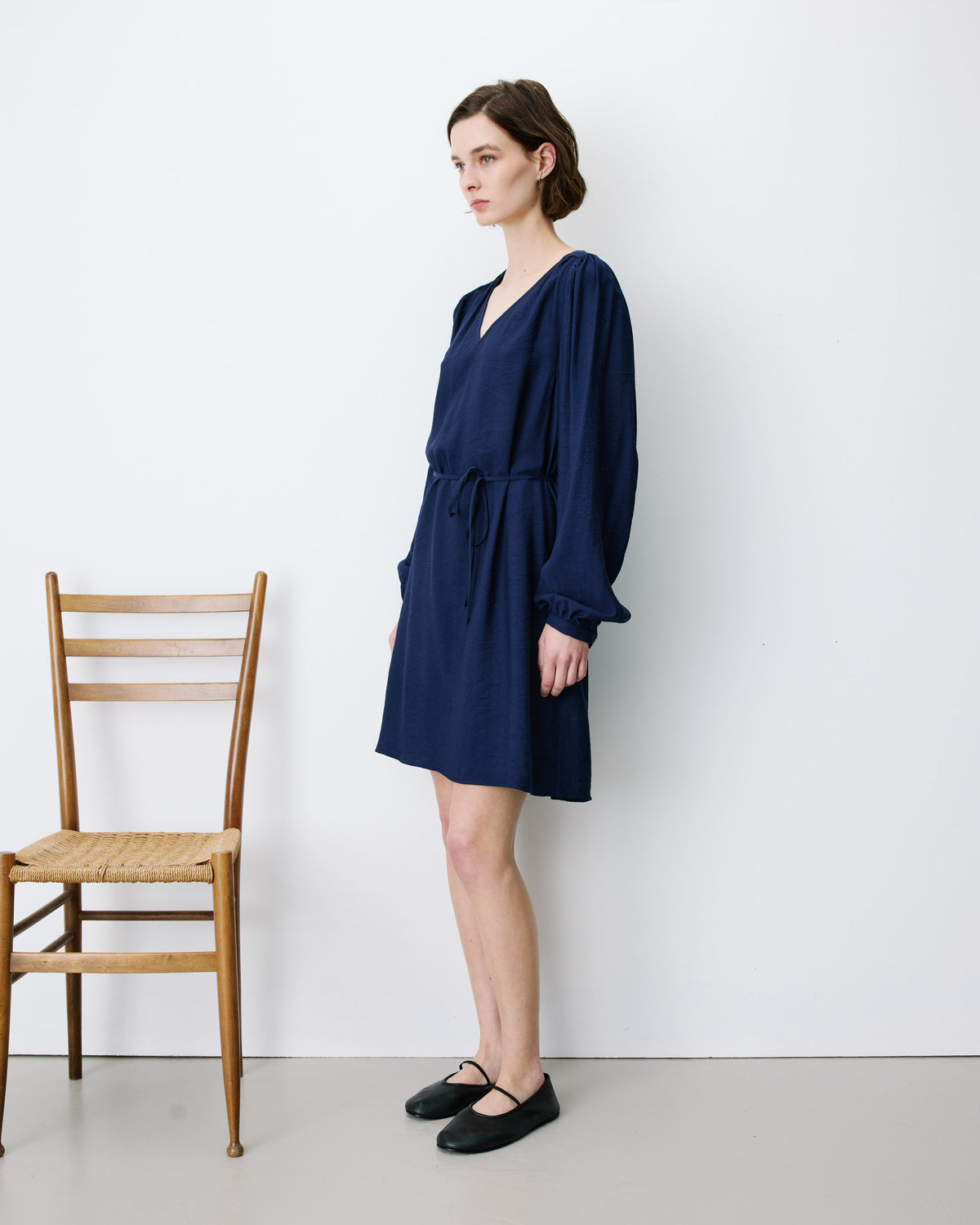 Vestido corto mangas abullonadas marine Alienor