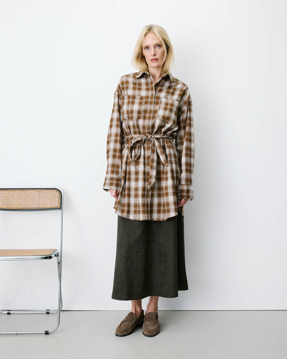 Robe chemise courte à carreaux ceinturée coffee Amaya