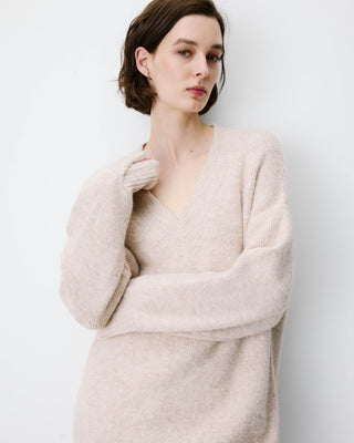 Robe pull courte oversize col V beige Airina