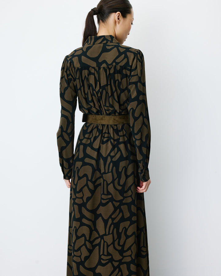 Robe chemise longue ceinturée à motif kaki Aveline