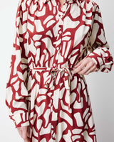 Robe chemise longue ceinturée à motif terracotta Aveline