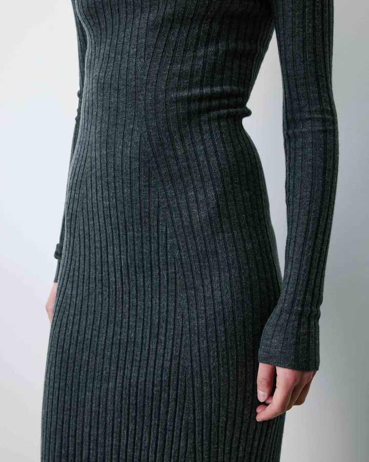 Robe pull longue col montant anthracite Alexandra