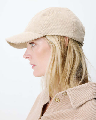 Casquette en velours côtelé logo latte Alona