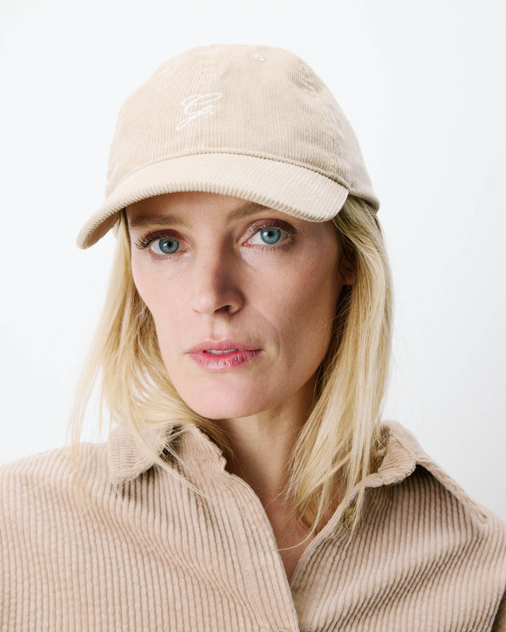 Casquette en velours côtelé logo latte Alona