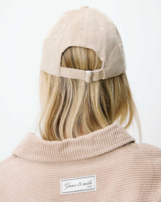 Casquette en velours côtelé logo latte Alona