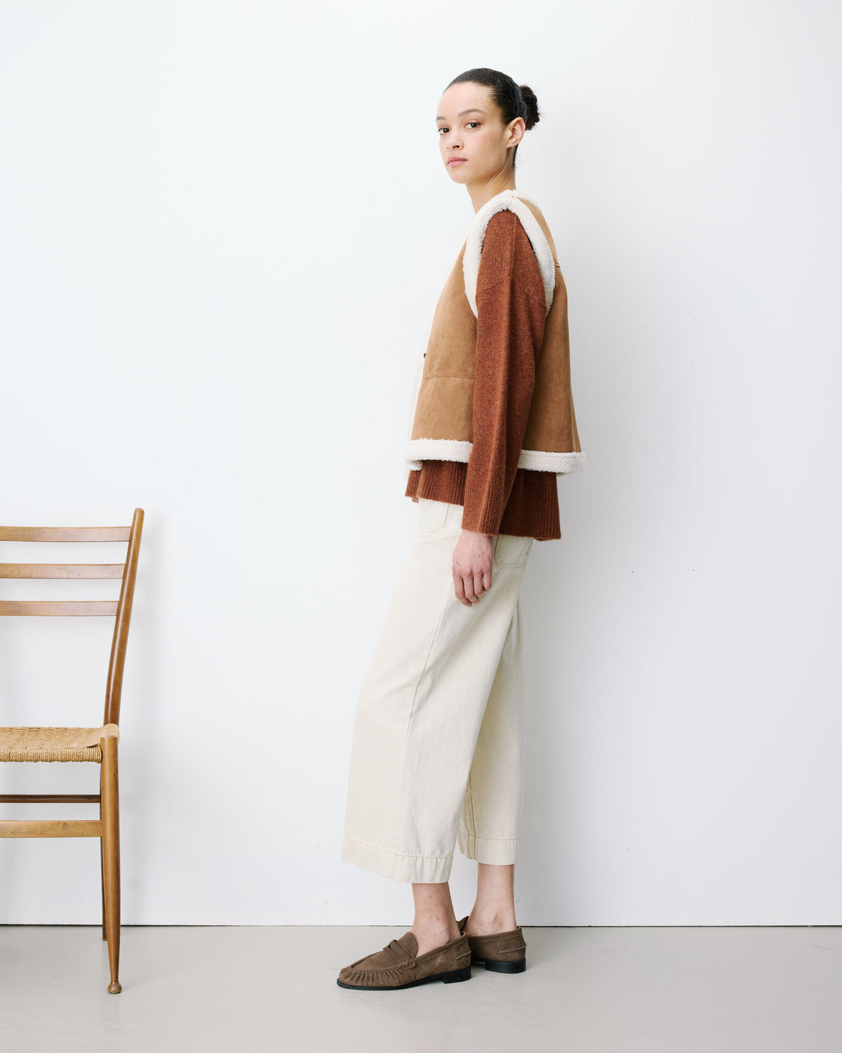 Sleeveless faux-shearling vest coffee Anya