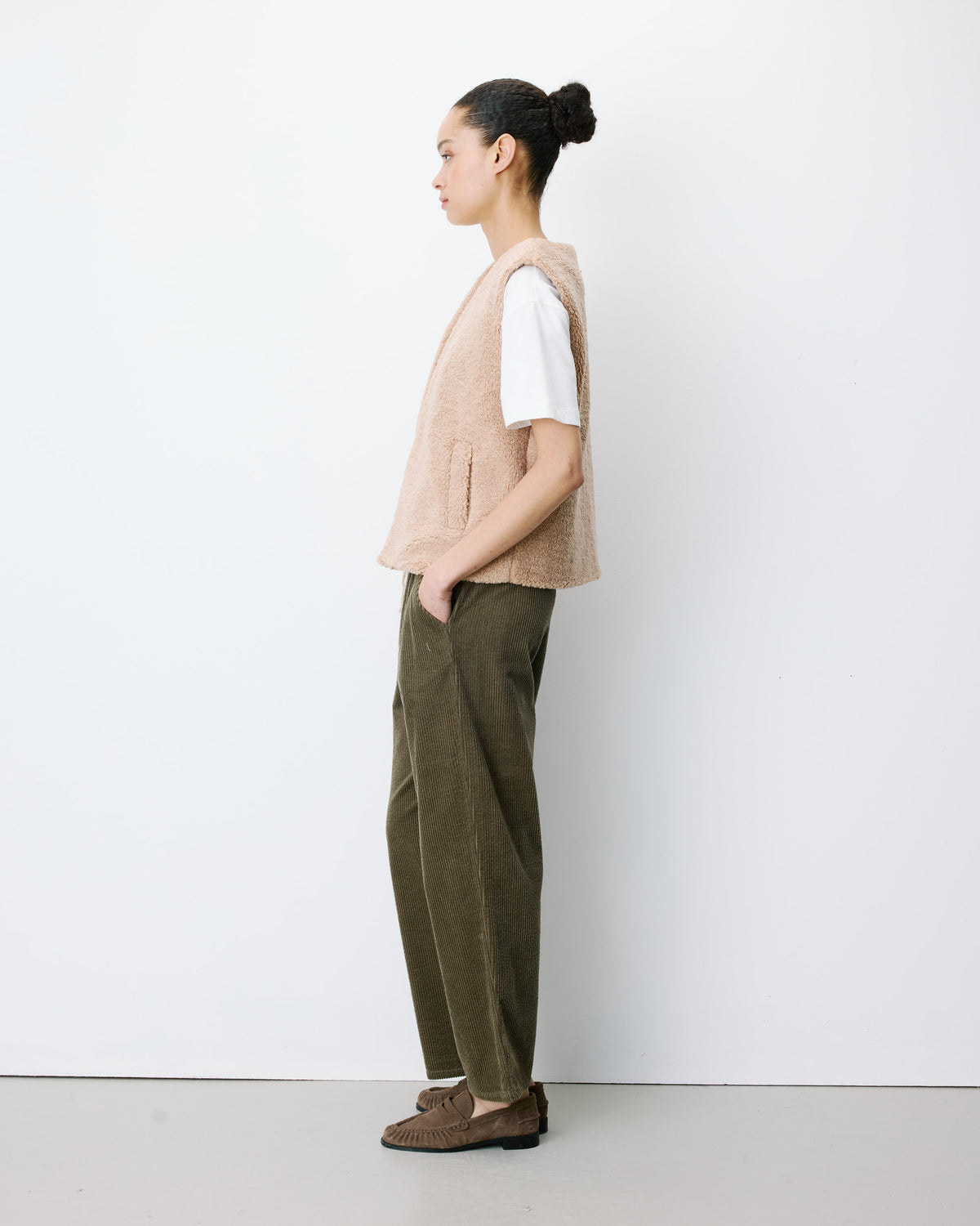 Sleeveless faux-shearling vest beige Avery