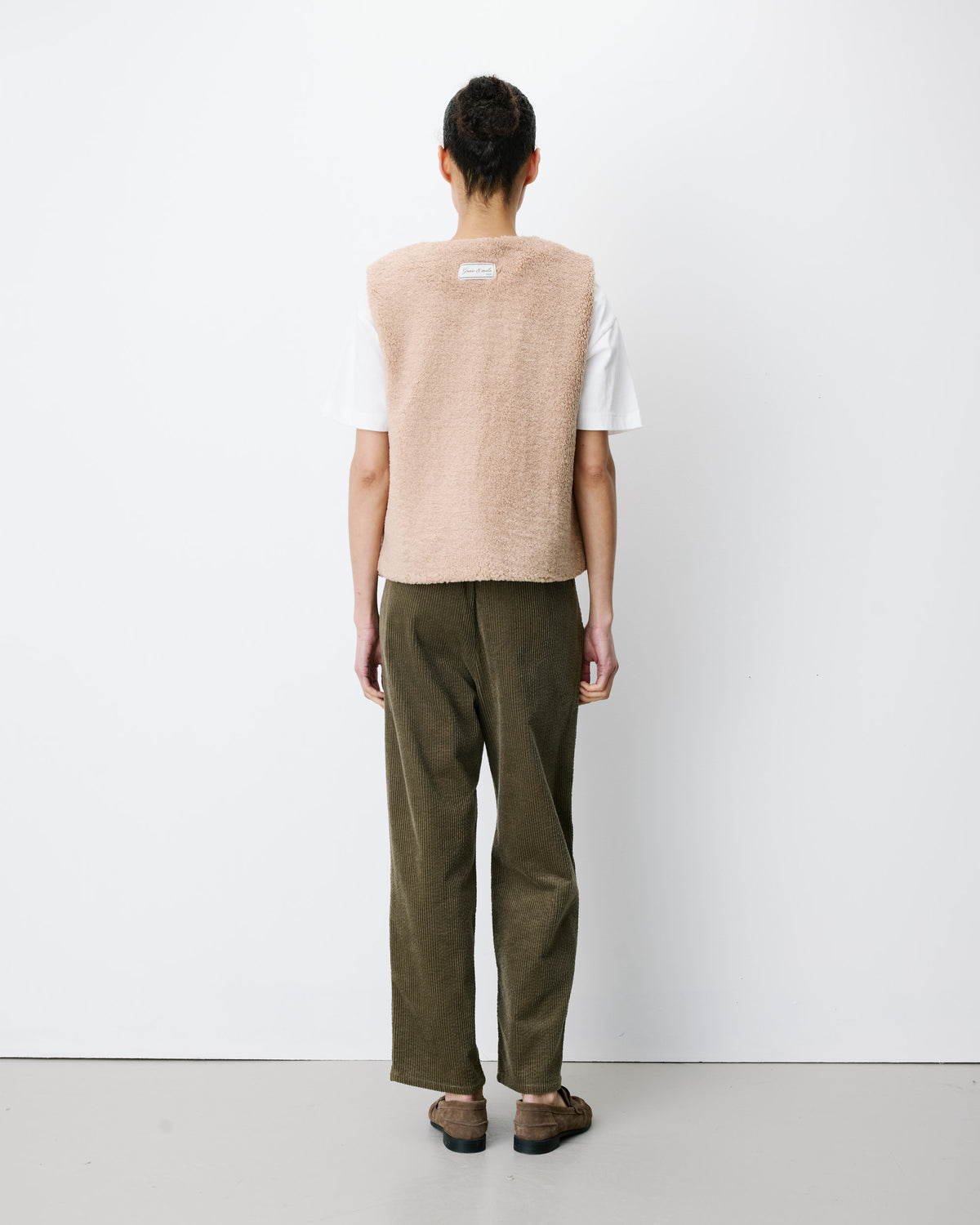 Sleeveless faux-shearling vest beige Avery