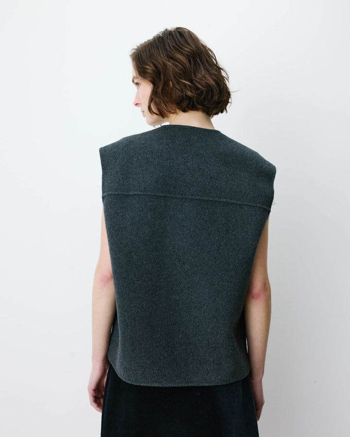 Chaleco oversize sin mangas anthracite Adagio