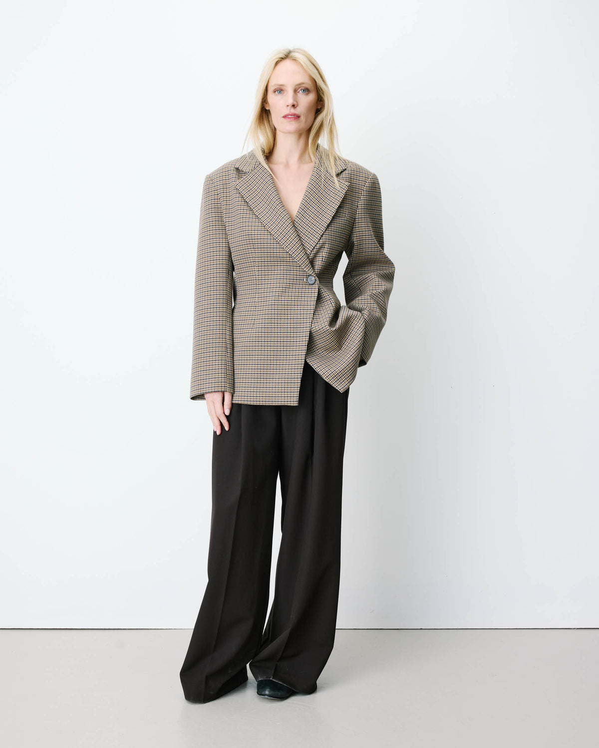 Blazer cintré croisé pied-de-poule beige Almond