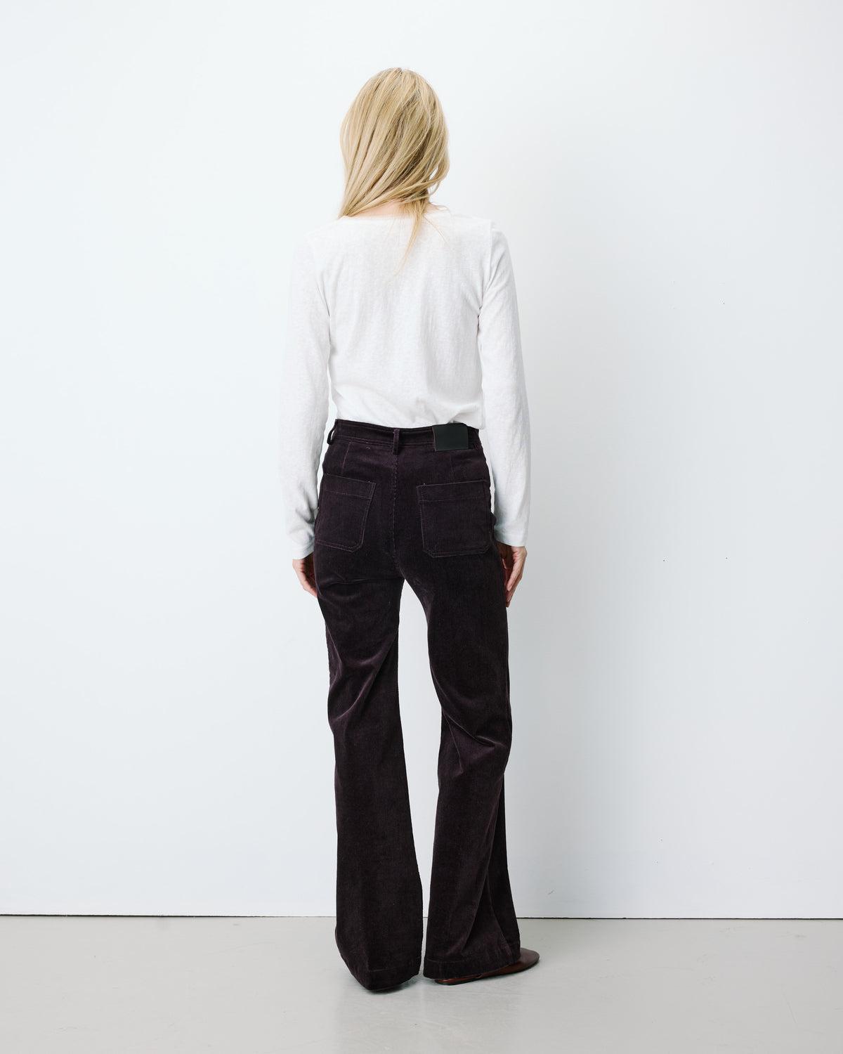 Pantalon droit velours côtelé aubergine Alban