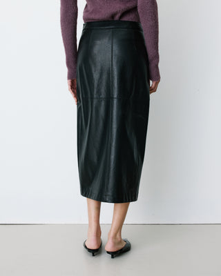 Jupe midi portefeuille similicuir noir Aenor