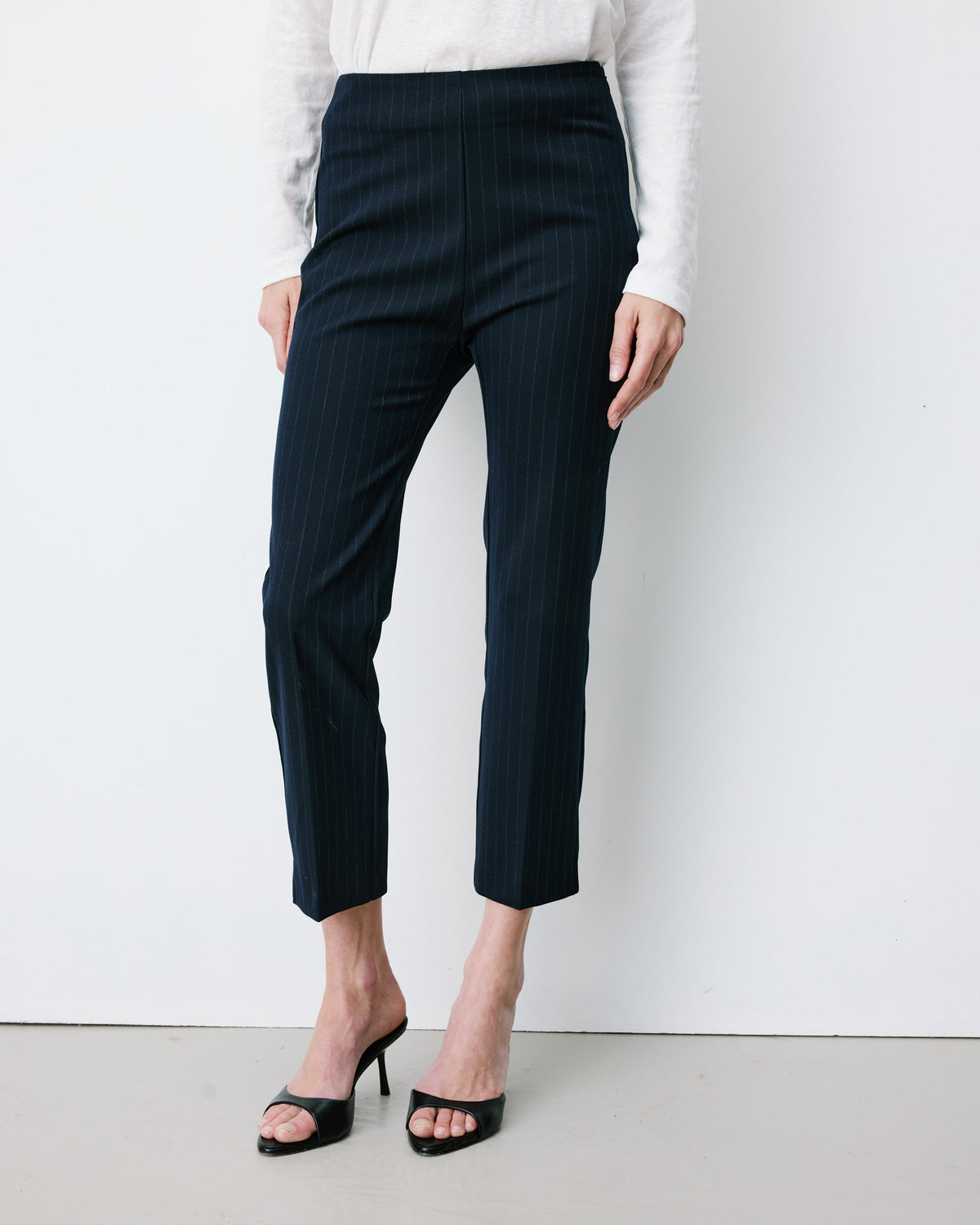 Pantalon capri ajusté à rayures marine Adrian