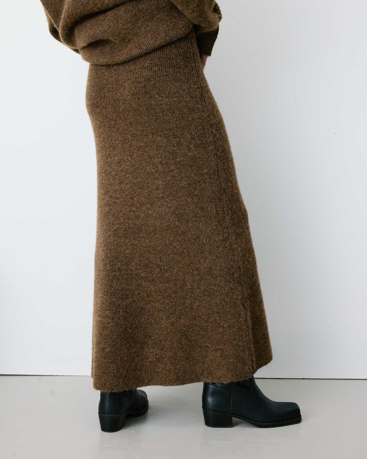 Flared maxi knit skirt chocolat Aluna