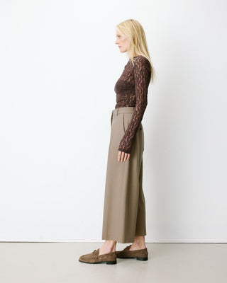Pantalon tailleur court large à plis beige Atlantis