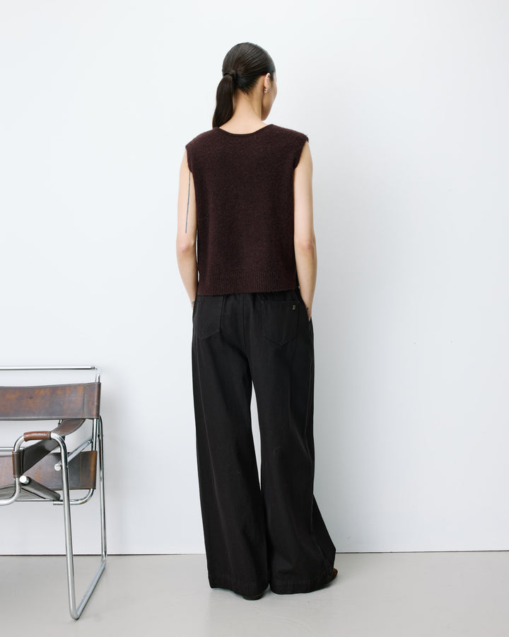 Cardigan sans manches boutonné col V chocolat Nars