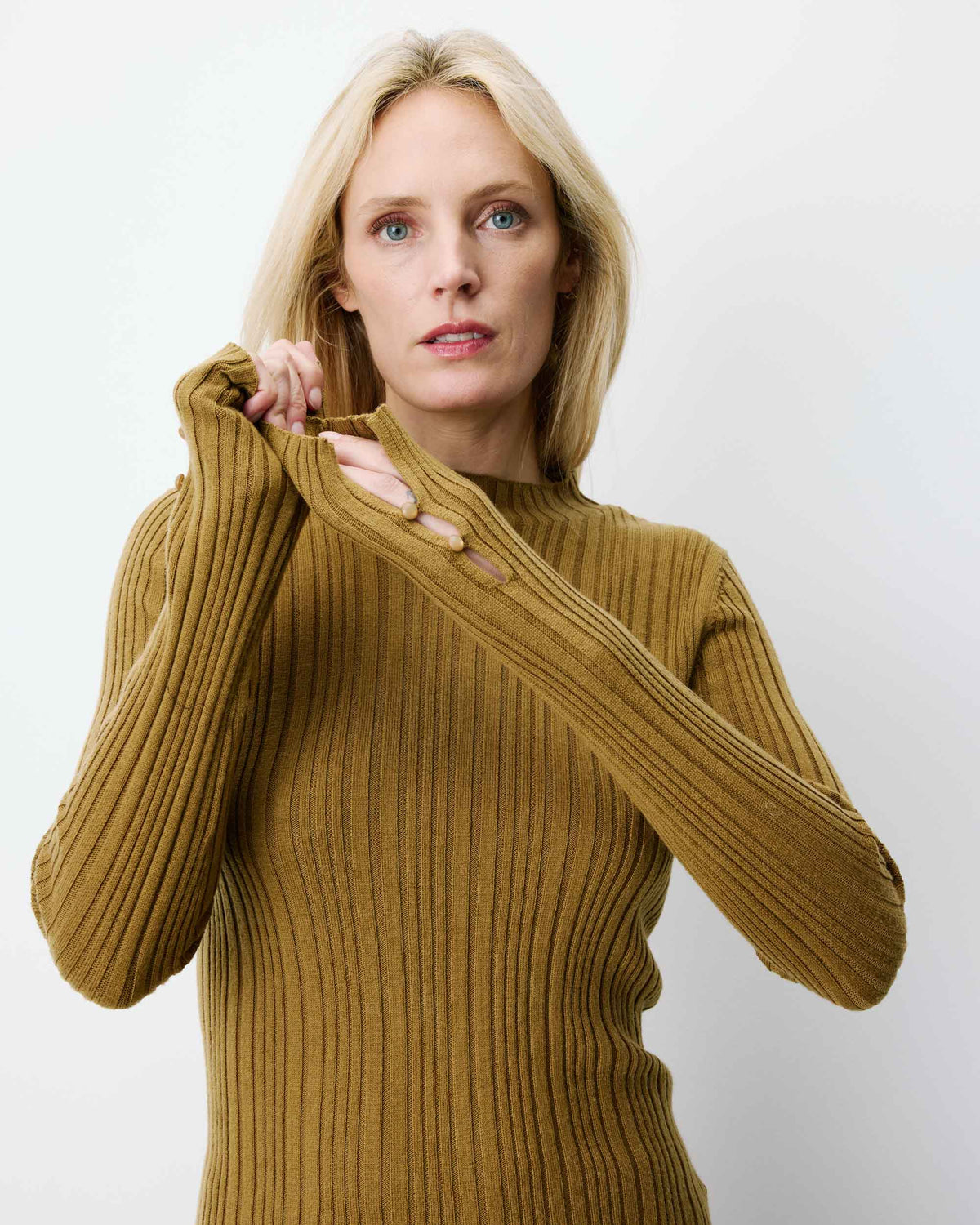 Pull maille fine près du corps col montant olive Aloe
