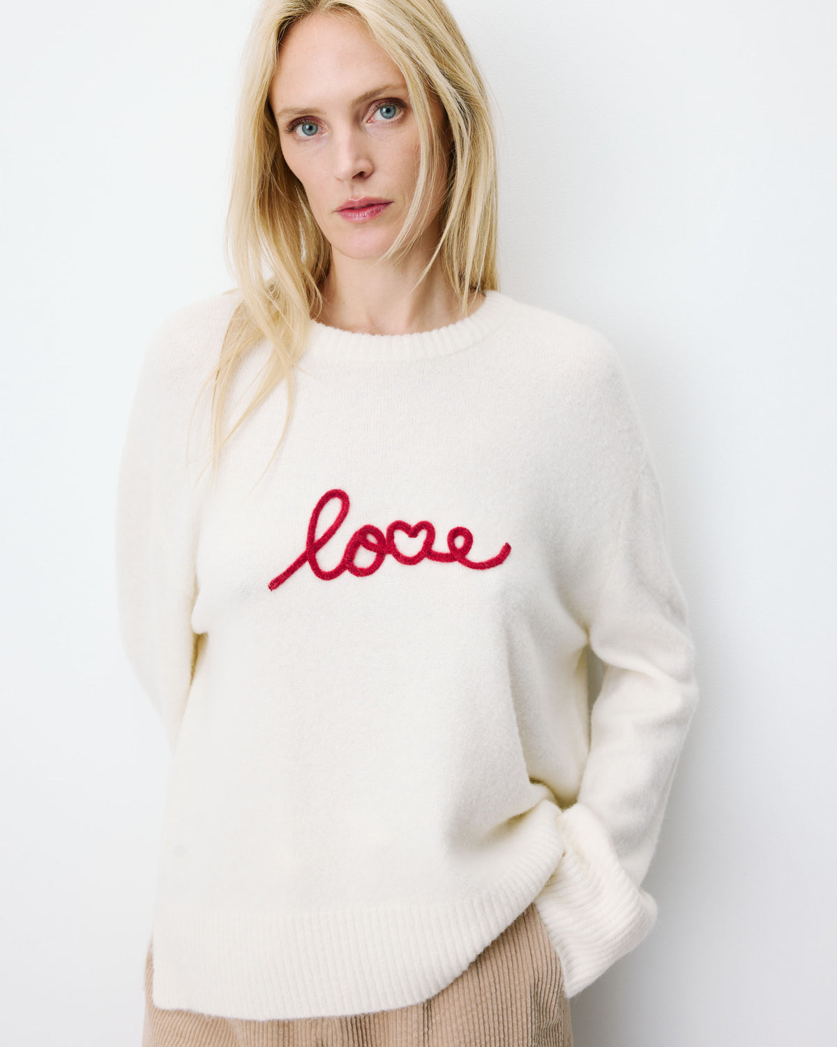 Jersey cuello redondo con texto bordado ivoire Aubin