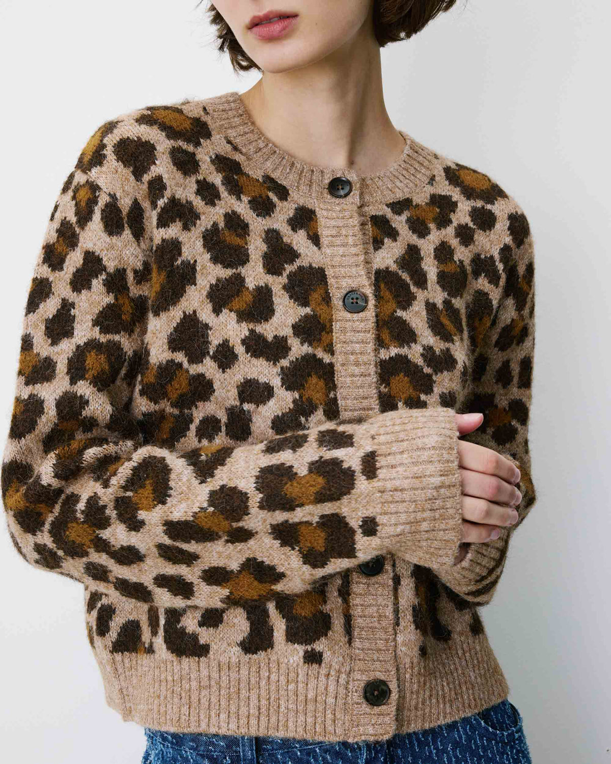 Cardigan manches longues col rond à motif leo Agnes