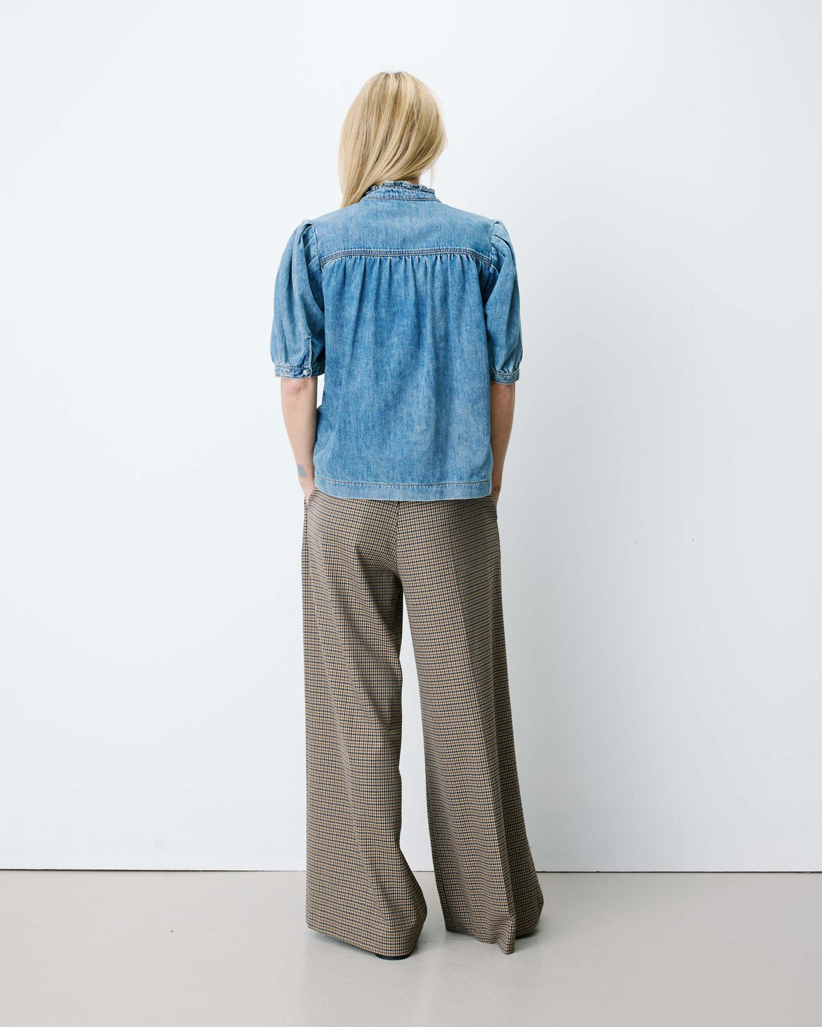 Blouse en denim col V manches bouffantes lightblue Amande