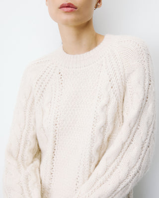 Pull torsadé ample col rond ecru Amparo