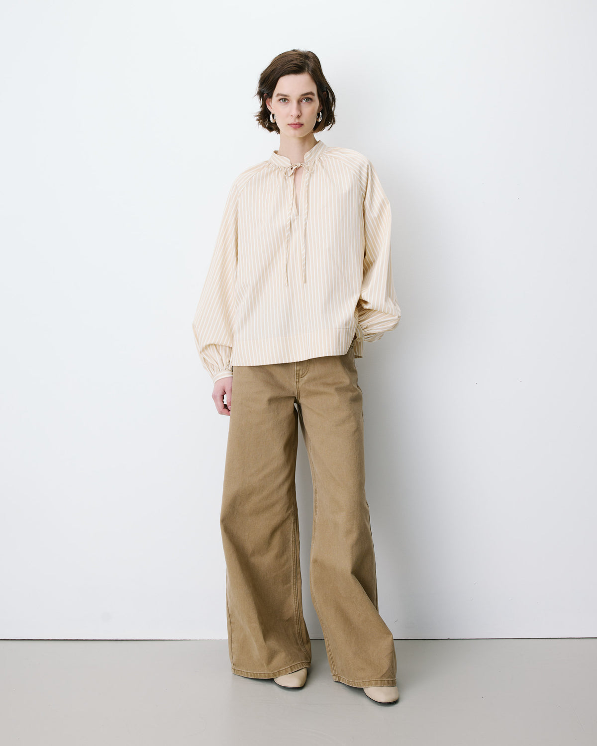 Blouse à rayures col mao à nouer beige Albane