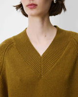 Pull droit col V en maille olive Alden