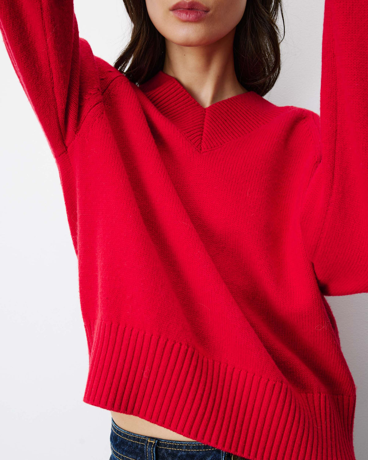Jersey de punto con escote en V rouge Alden