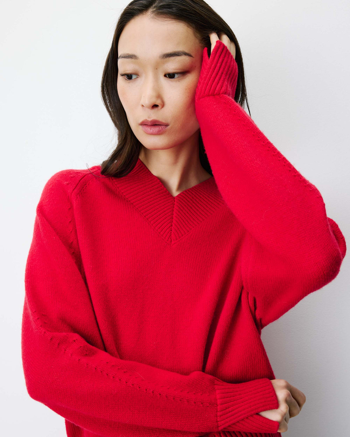 Jersey de punto con escote en V rouge Alden