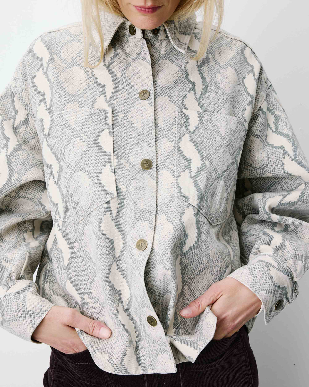 Chemise en denim à motif python Adriana