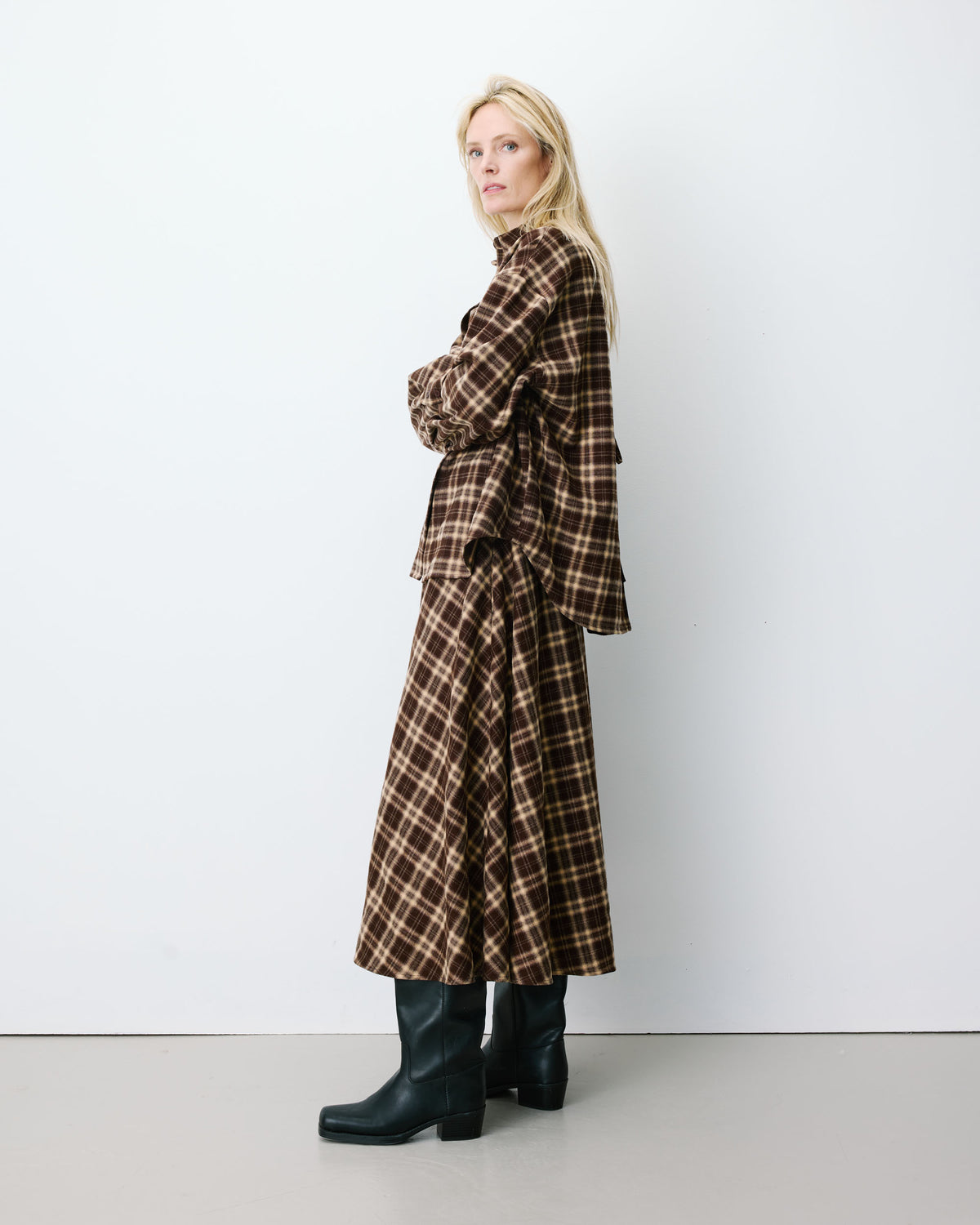 Chemise oversize dos à nouer à carreaux chocolat Arlette