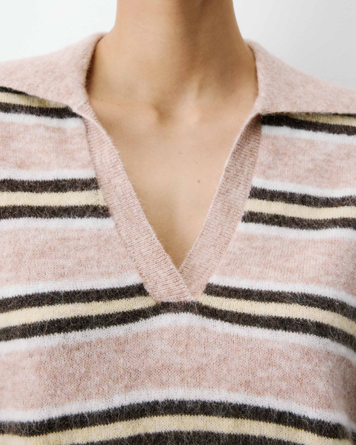Short-sleeve striped knit polo beige Aizen