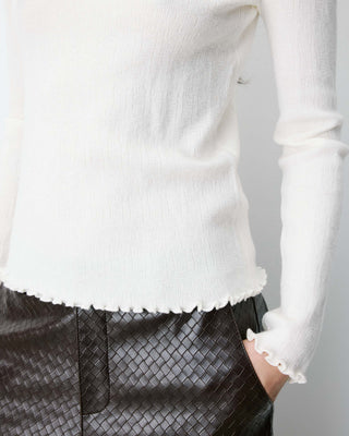 Pull ajusté en maille fine col montant ivoire Alino