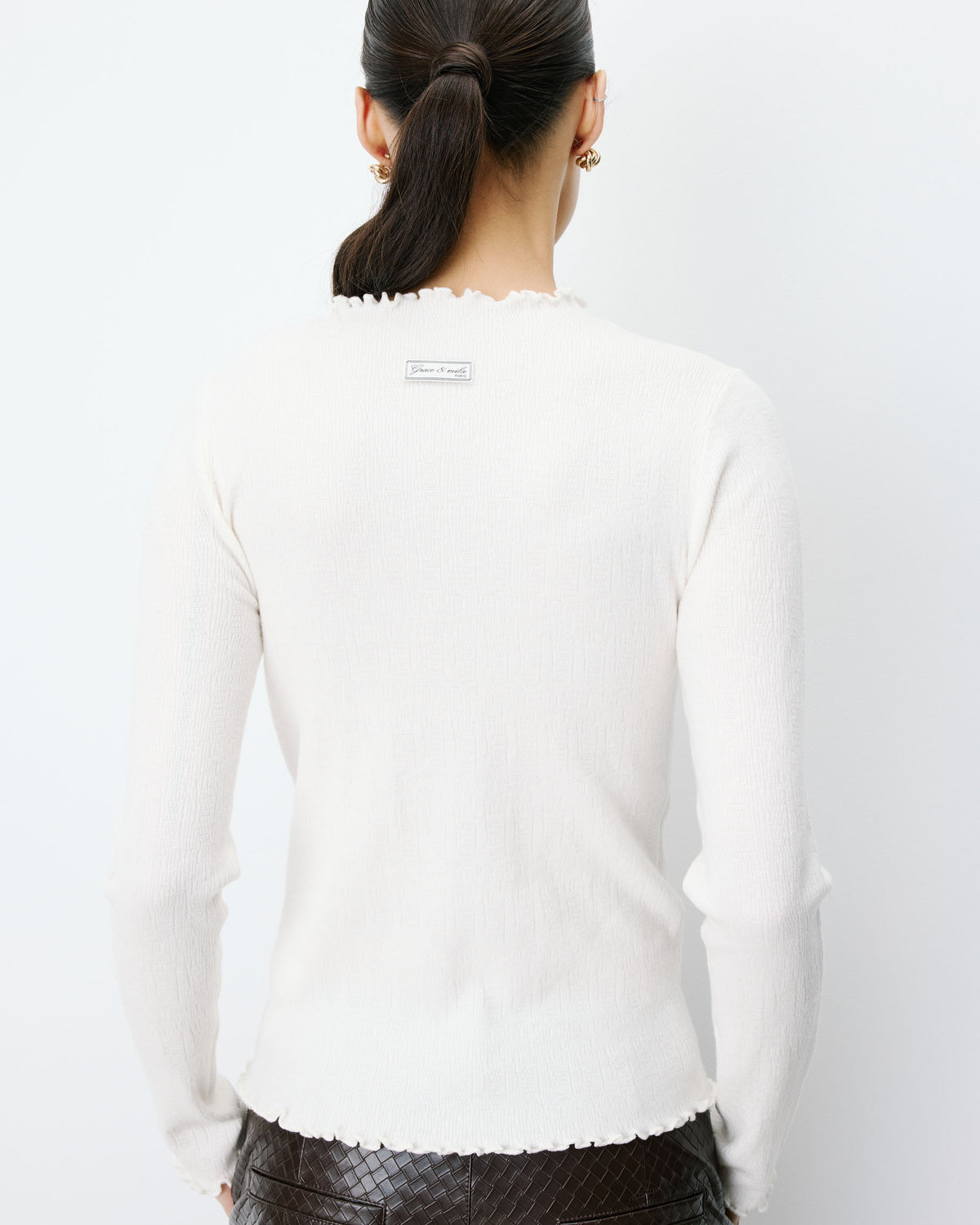 Pull ajusté en maille fine col montant ivoire Alino
