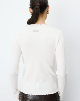 Pull ajusté en maille fine col montant ivoire Alino