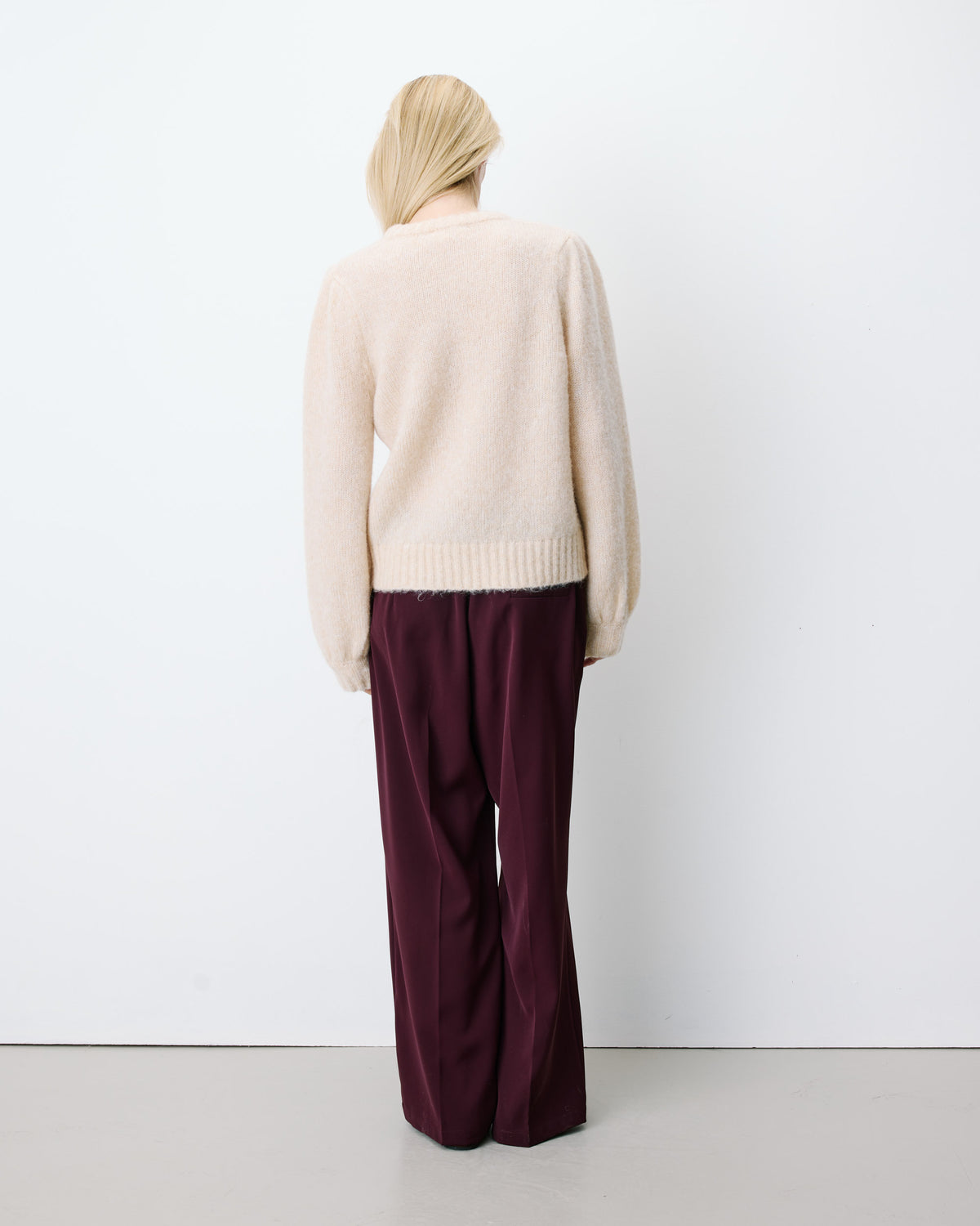 Pull en maille col rond épaules froncées beige Antoine