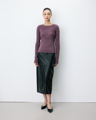 Pull doux près du corps col rond aubergine Auryn