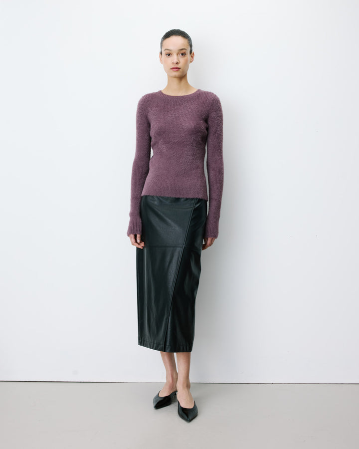 Pull doux près du corps col rond aubergine Auryn