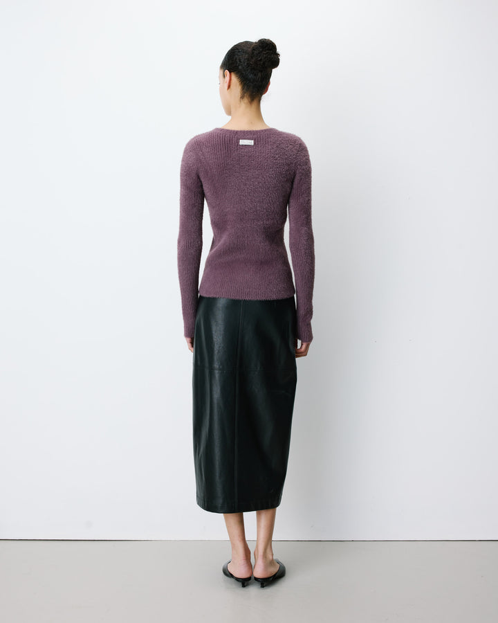 Pull doux près du corps col rond aubergine Auryn