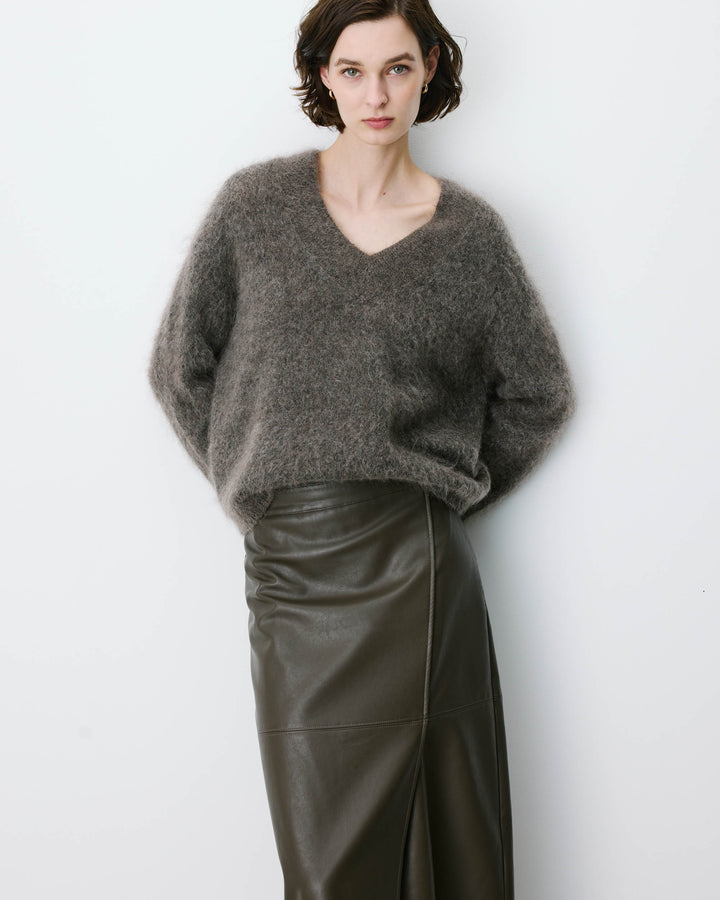 Relaxed soft-touch V-neck sweater taupe Adorable