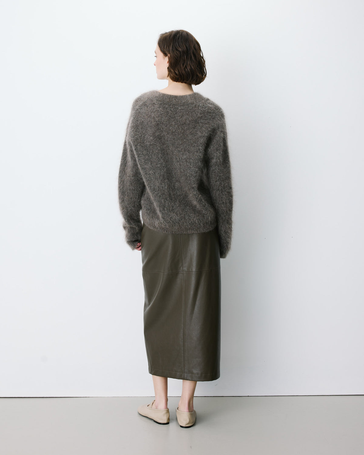 Relaxed soft-touch V-neck sweater taupe Adorable