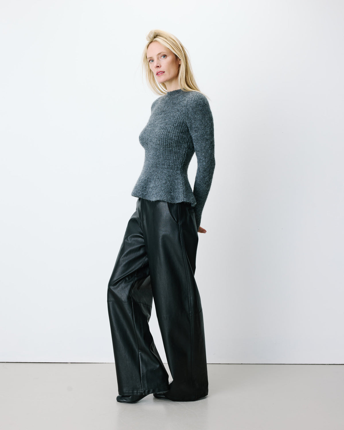 Pull peplum en maille côtelée col cheminée anthracite Alvar