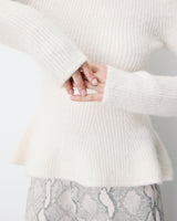 Pull peplum en maille côtelée col cheminée ecru Alvar