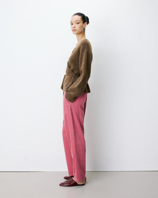 Cardigan cache-cœur nouable en maille chocolat Anior